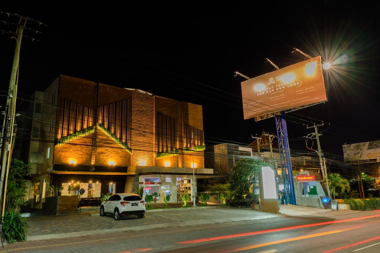 Berry Biz Hotel Sunset Road Seminyak Exterior foto
