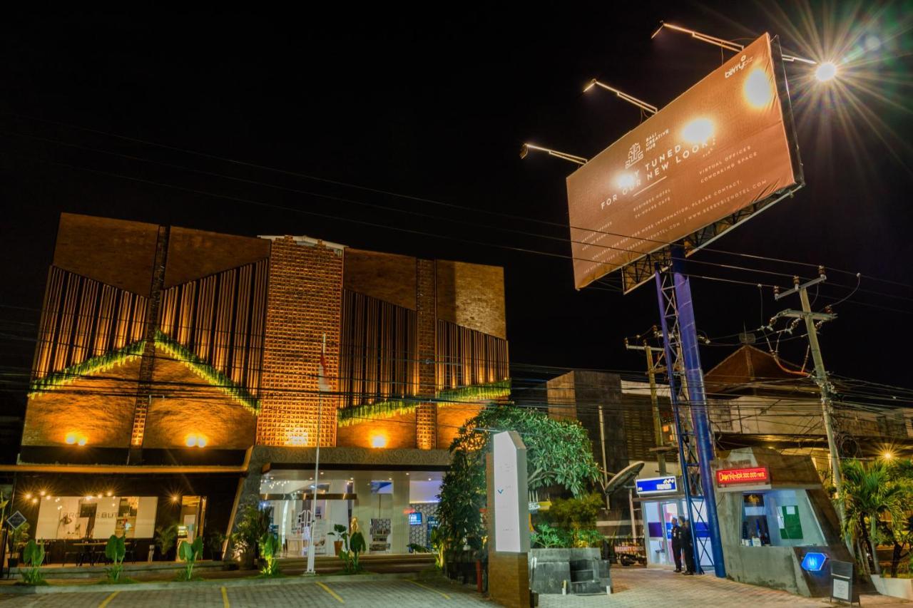 Berry Biz Hotel Sunset Road Seminyak Exterior foto