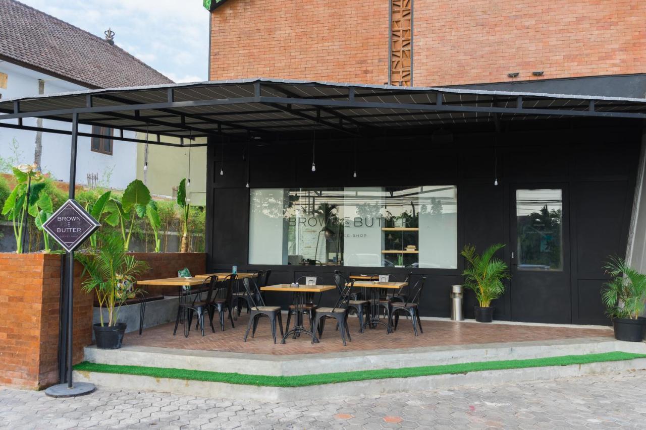 Berry Biz Hotel Sunset Road Seminyak Exterior foto