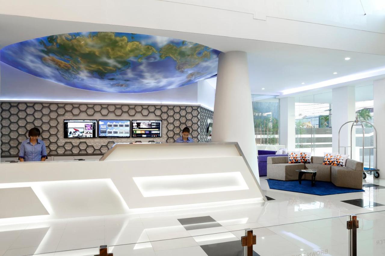 Berry Biz Hotel Sunset Road Seminyak Exterior foto